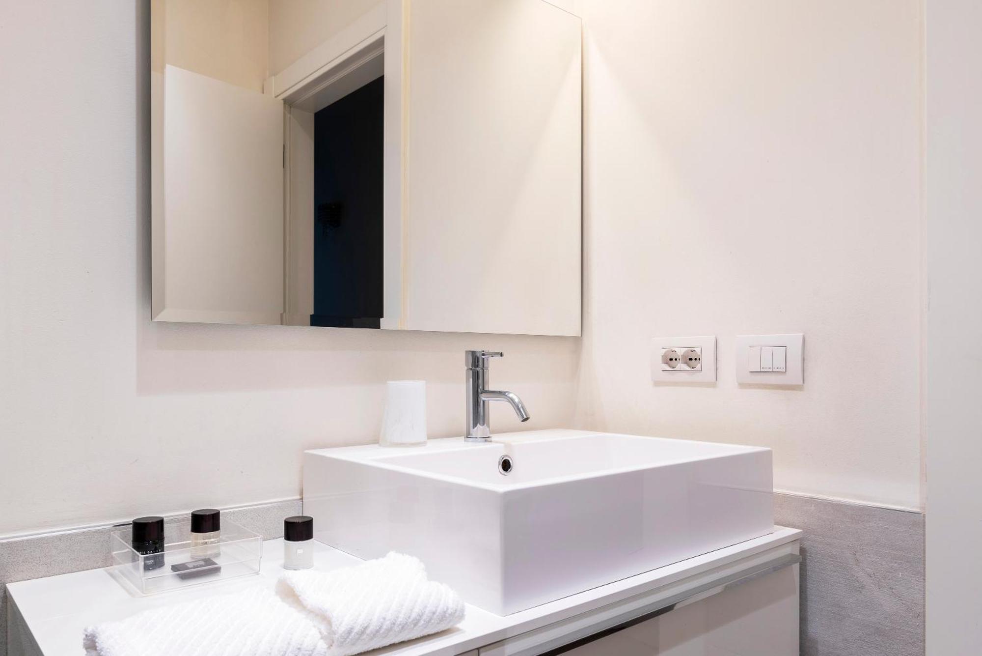 Fifty Eight Milan Duomo Apartment Екстериор снимка